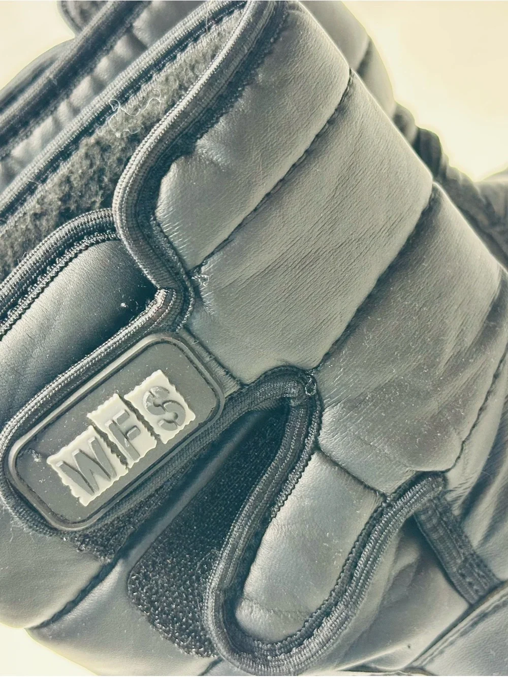 WFS World Famous Sports SnowJogger Deluxe Black Insulated Boots Size 9 Hook Loop